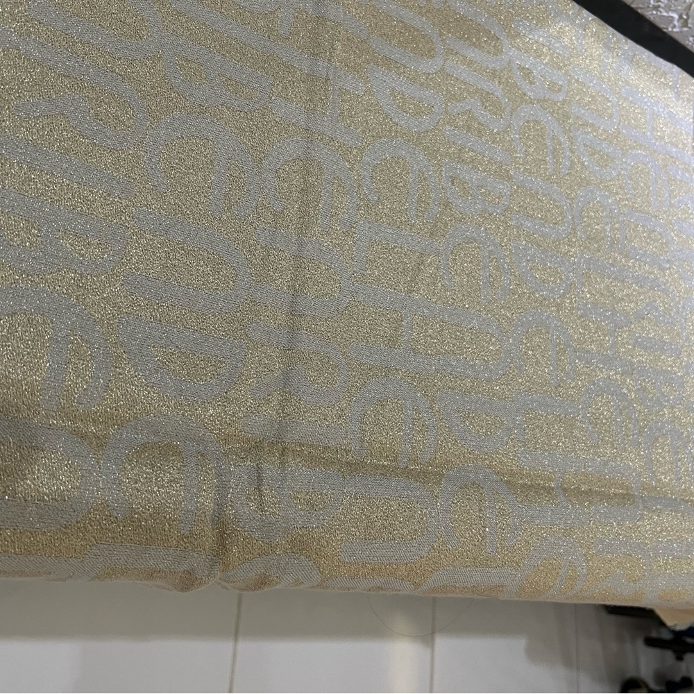 HENRI BENDEL CLASSICS SPARKLE PASHMINA - Picture 9 of 13